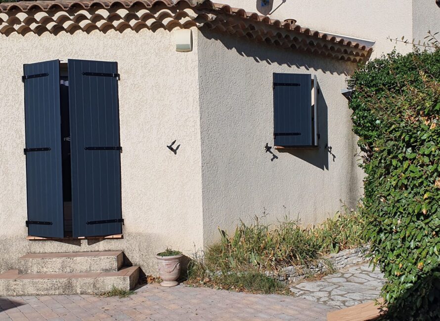 Volets battants en aluminium Menuiserie Gardoise